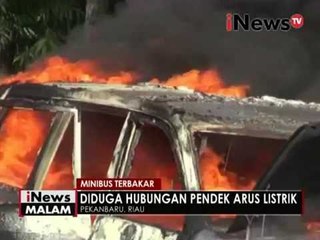 Sebuah Mini Bus terbakar di jalan Gajah Mada, Pekanbaru - iNews Malam 08/06