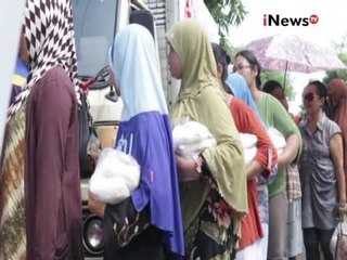 Operasi pasar murah dibeberapa daerah, warga rela antri panjang - iNews Petang 14/06