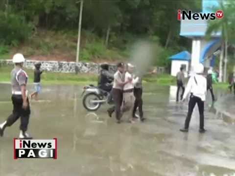 Ricuh demo mahasiswa, mahasiswa terlibat bentrok dengan polisi - iNews Pagi 14/06