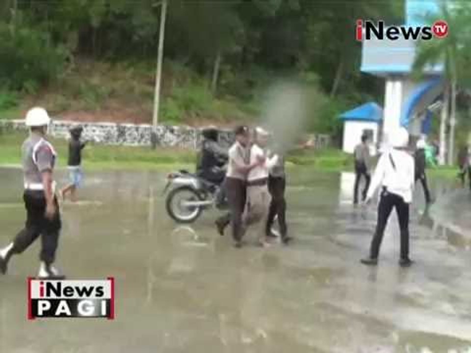 Ricuh demo mahasiswa, mahasiswa terlibat bentrok dengan polisi - iNews Pagi 14/06