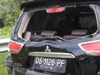 Tabrakan beruntun di Sentani Papua, 12 kendaraan rusak berat - iNews Petang 17/06