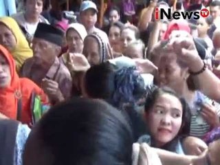 Ratusan warga rela berdesakan demi ... - iNews Petang 17/06
