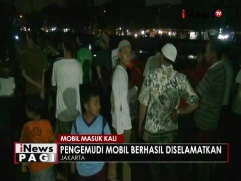 Tidak mampu menguasai laju kendaraan, mobil masuk kali di Cengkareng, Jakbar - iNews Pagi 30/06