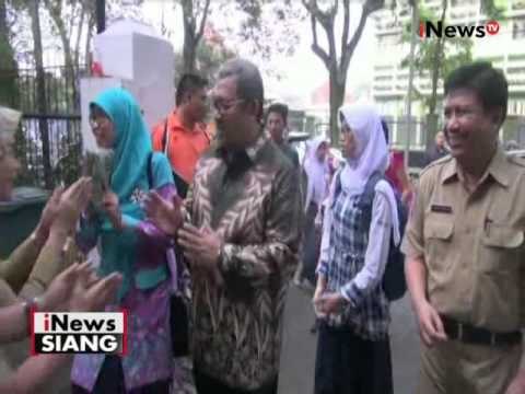 Anies Baswedan menjadi motivasi murid agar tidak terlambat sekolah di Bogor - iNews Siang 18/07