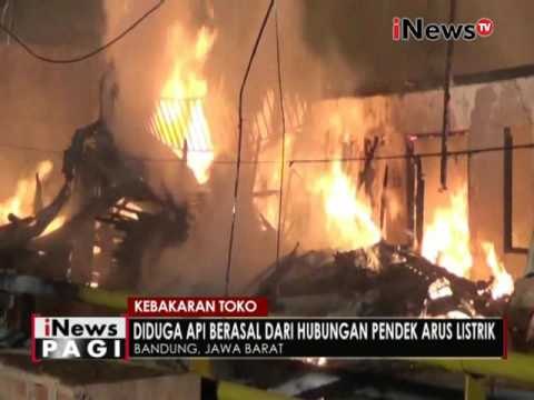 Diduga hubungan pendek arus listrik, 2 toko di Bandung terbakar - iNews Pagi 25/07