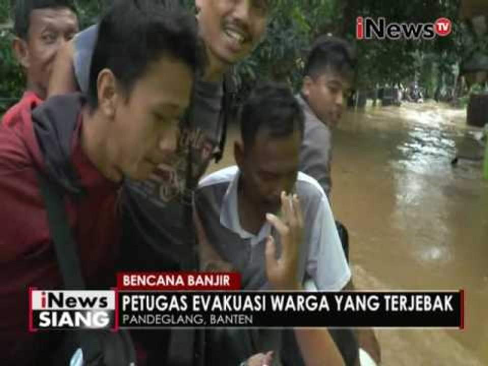 Banjir setinggi 4 meter rendam ratusan rumah di Pandeglang, Banten - iNews Siang 25/07
