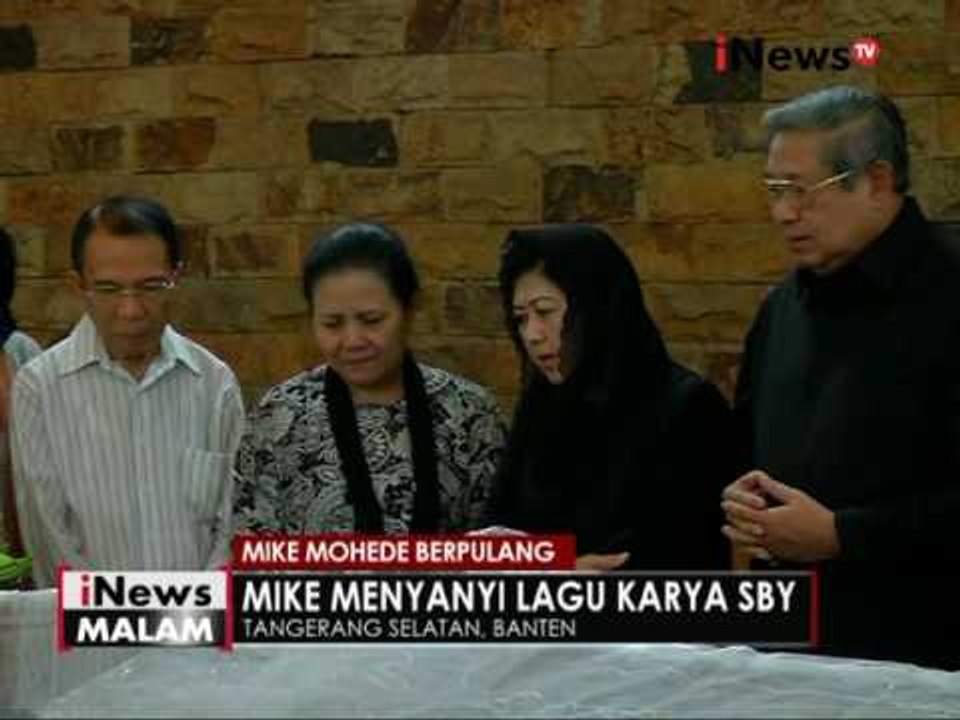 SBY dan ibu Ani sambangi rumah duka Mike Mohede - iNews Malam 01/08