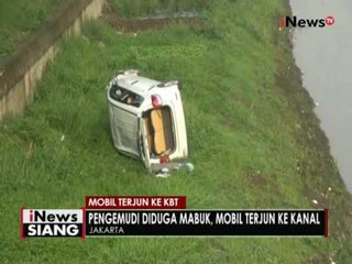 Diduga supir mabuk, sebuah minibus terjun ke Banjir Kanal Timur - iNews Siang 30/08