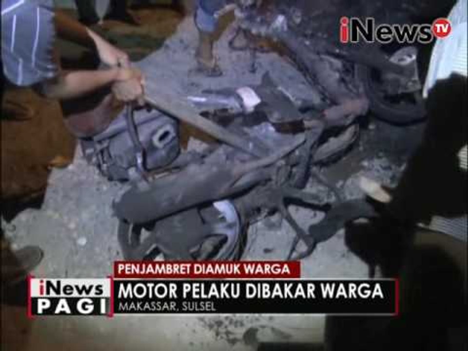 Penjambret diamuk warga, motor pelaku dibakar warga - iNews Pagi 31/08