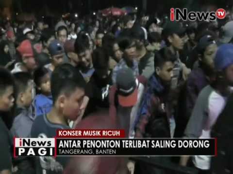 Konser musik ricuh, antar penonton terlibat saling dorong - iNews Pagi 30/08