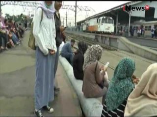 Ribuan penumpang menumpuk di stasiun Bogor karena tabrakan kereta - iNews Siang 09/09
