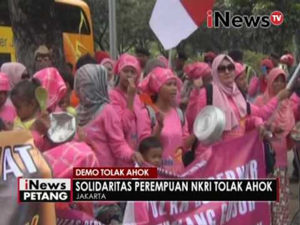 Solidaritas perempuan NKRI tolak Ahok - iNews Petang 16/09