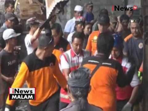Petugas gabungan berhasil selamatkan korban tertimpa batang pohon di Bali - iNews Malam 25/09