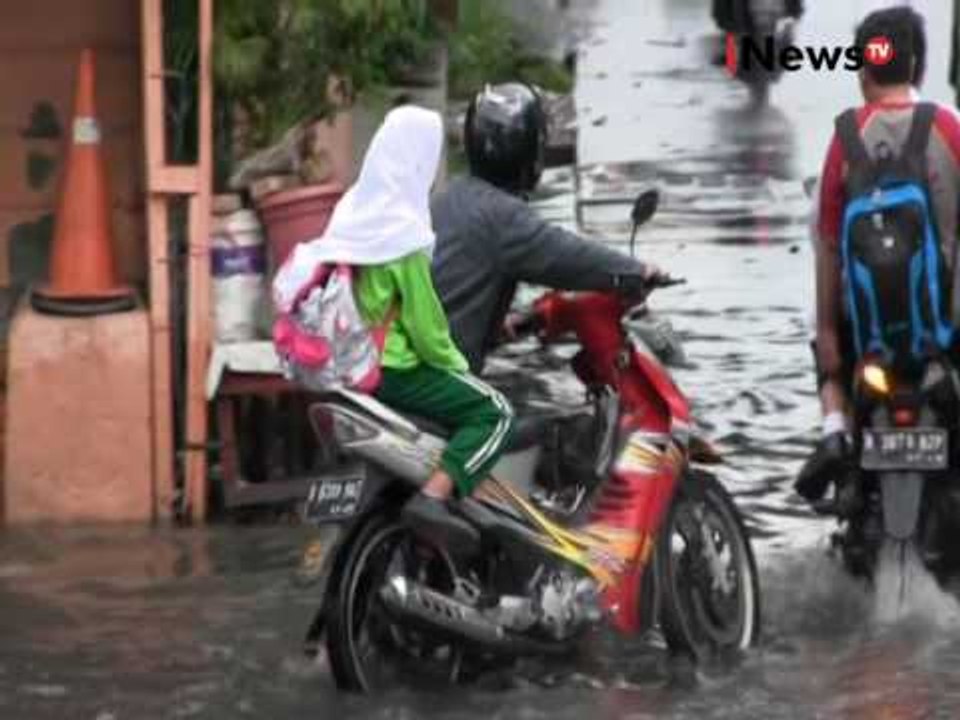 Kali meluap, daerah Kebun Jeruk Jakbar kembali tergenang setinggi 30 cm - iNews Siang 30/09