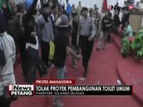 Protes Mahasiswa, Tolak proyek pembangunan toilet umum - iNews Petang 03/10