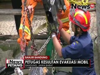 Banjir Bandung, mobil terseret arus berhasil ditemukan - iNews Petang 25/10