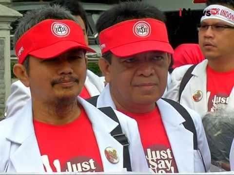 IDI lakukan aksi damai kritisi kebijakan pendidikan Kedokteran - iNews Pagi 25/10