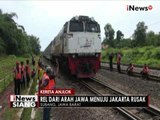 Belasan petugas masih lakukan perbaikan rel kereta yang anjlok di Subang - iNews Siang 31/10