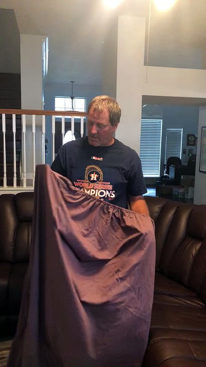 How Men Fold a Fitted Sheet