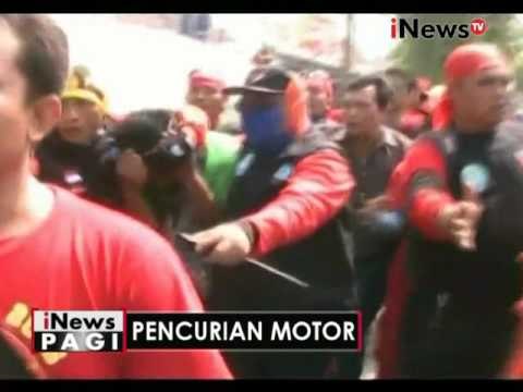 Tertangkap mencuri sepeda motor didepan buruh berdemo, pelaku dihajar massa - iNews Pagi 24/11