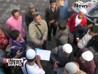 Video herunterladen: Petugas periksa identitas & barang bawaan peserta aksi 212 di Lampung - iNews Siang 01/12