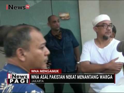 WNA asal Pakistan nyaris dihakimi warga karena menantang dengan sajam - iNews Pagi 13/12