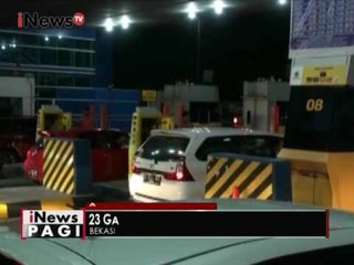 GTO bermasalah, pengemudi memarahi pertugas tol Cikarang Utama - iNews Pagi 13/12