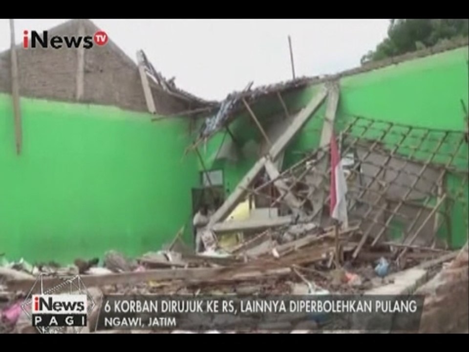 Ruang Kelas Roboh, 16 Siswa & 3 Guru Tertimpa Material & Dilarikan ke Rumah Sakit - iNews Pagi 03/02