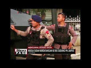 Suasana di depan gedung bekas PN Jakpus dipenuhi pengunjung dan Ormas Islam - iNews Pagi 20/12