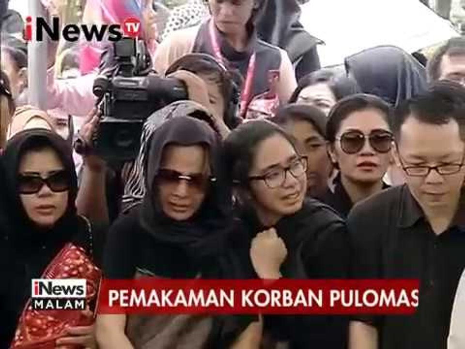 Suasana haru di pemakaman korban Pulomas - iNews Malam 28/12
