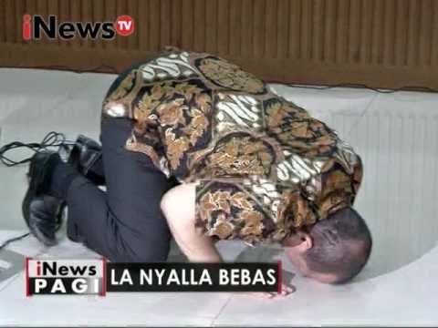 La Nyalla bebas, sujud mendengar putusan hakim - iNews Pagi 28/12