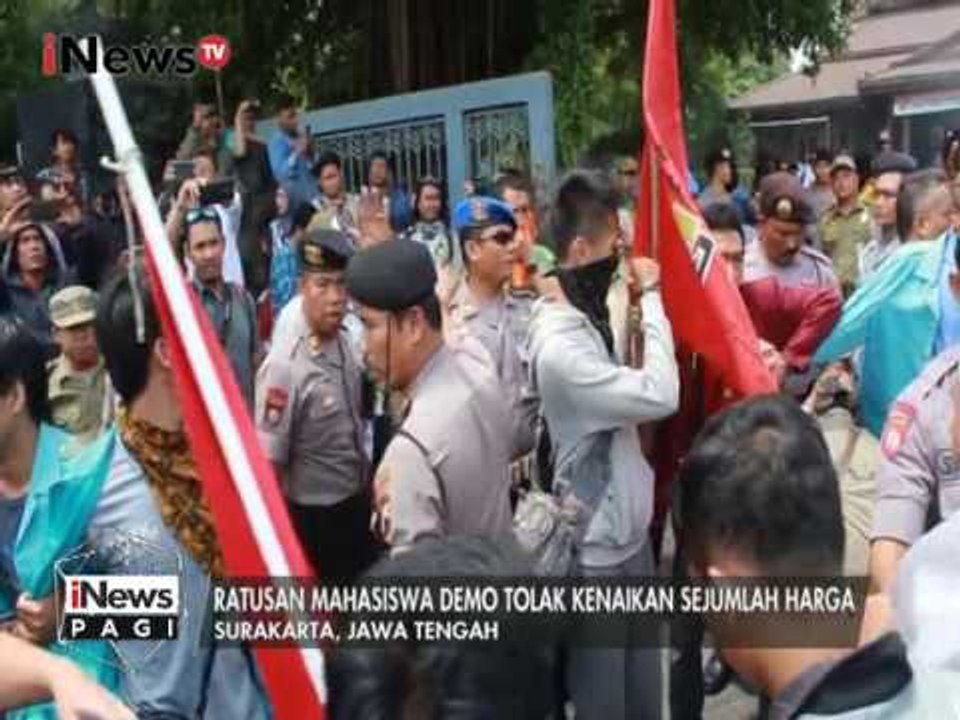 Ratusan Mahasiswa di kota Solo berdemo tolak kenaikan harga berlangsung ricuh - iNews Pagi 10/01