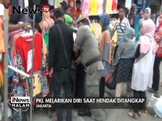 Download Video: Razia PKL, PKL melarikan diri saat hendak ditangkap - iNews Malam 25/01