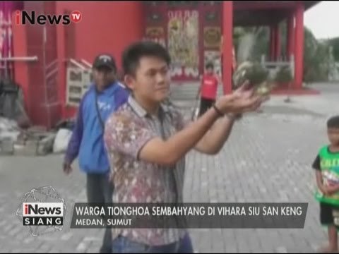 Usai Sembahyang, Warga Tionghoa di Medan Lakukan Ritual Lepas Burung - iNews Siang 28/01