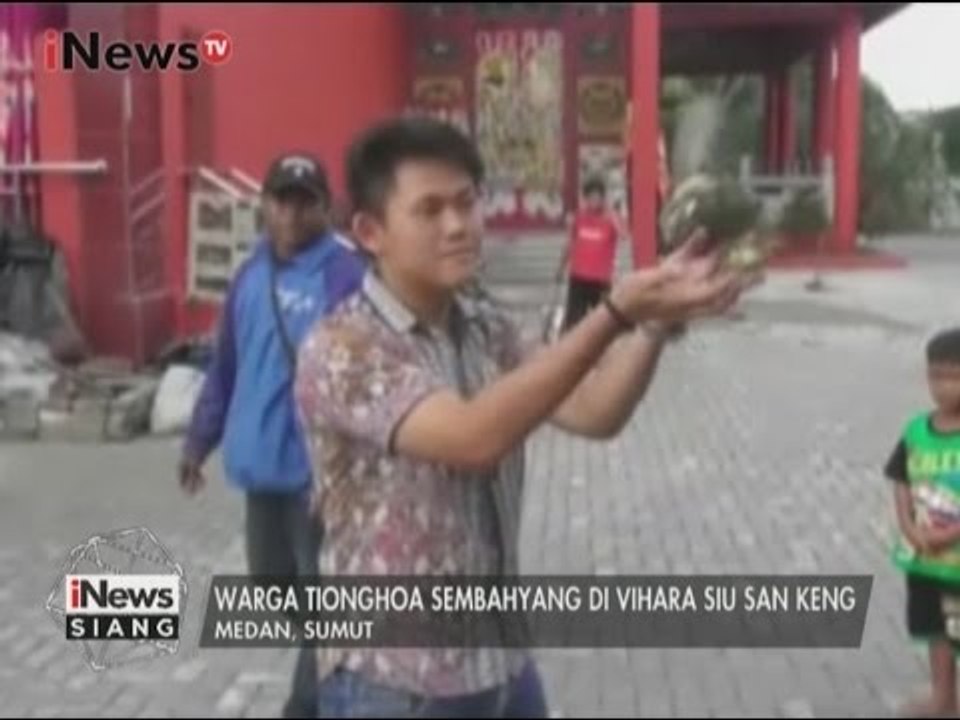 Usai Sembahyang, Warga Tionghoa di Medan Lakukan Ritual Lepas Burung - iNews Siang 28/01