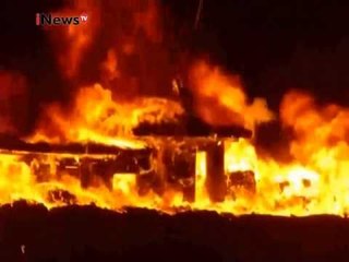 Petugas gabungan Bea Cukai diserang petasan & obor oleh kapal penyelundup - iNews Malam 29/01