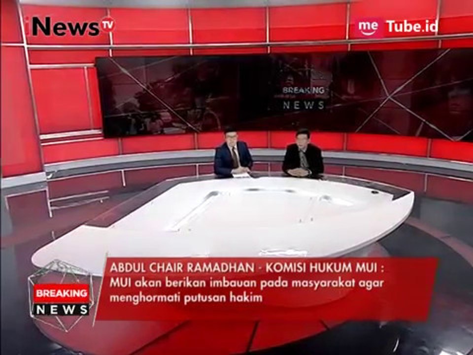 Kita Harus Mematuhi Hukum, Masyarakat Harus Men...