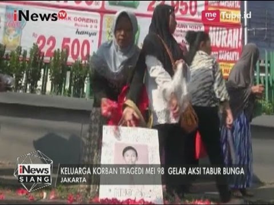 Memperingati Tragedi Mei 98, Keluarga Korban Menggelar Aksi Tabur Bunga - iNews Siang 13/05