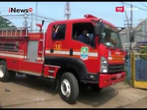 Sebuah Pabrik Plastik di Bantargebang, Bekasi Ludes Terbakar - iNews Malam 18/05
