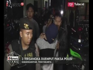 Télécharger la video: 3 Tersangka Pelaku Kekerasan Mahasiswa Dijemput Paksa Polisi - iNews Siang 22/05