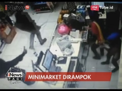 Rekaman CCTV Perampokan Minimarket dengan Parang dan Busur - iNews Pagi 31/05
