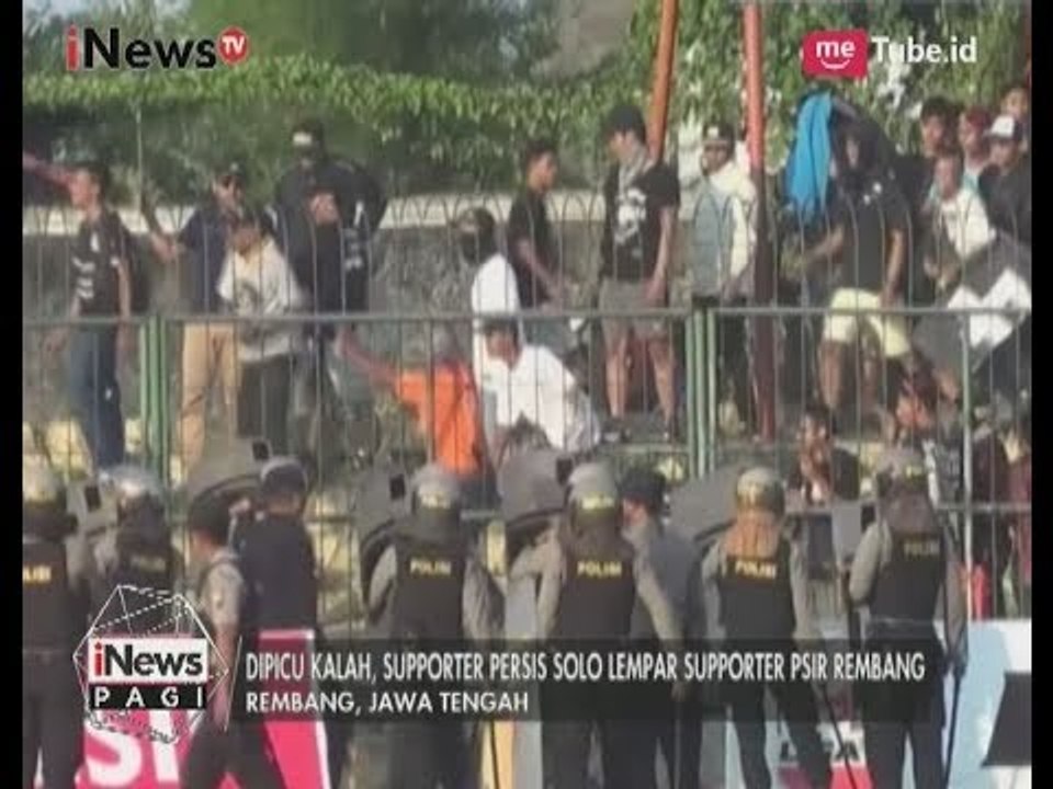 Dipicu Kekalahan, Suporter Persis Solo & PSIR Rembang Saling Lempar Batu - iNews Pagi 17/07