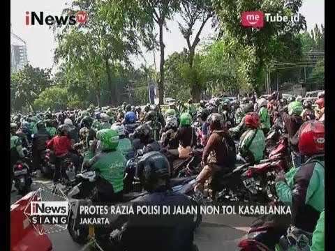 Driver Ojek Online Memblokir Jalan, Memprotes Razia Jalan Layang Casablanca - iNews Siang 25/07