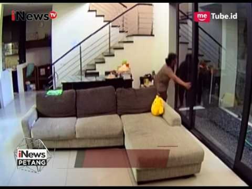 Terekam CCTV!  PRT Ini Nekat Ambil Barang Milik Majikan Tanpa Izin - iNews Petang 26/07