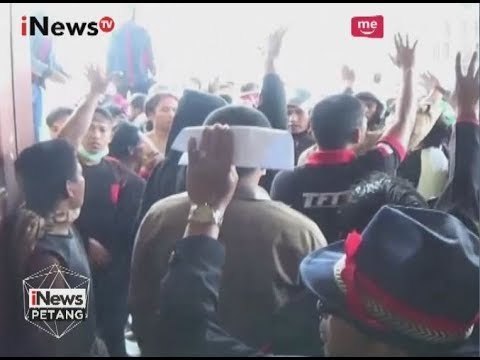 Menistakan Adat Lewat Buku, Ratusan Warga Serbu Kantor Pengurus Rumah Ibadah - iNews Petang 11/08