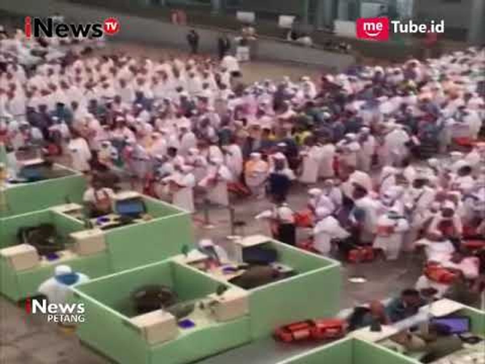 Viral! Jamaah Haji Indonesia Mengantri di Imigrasi Arab Sambil Bershalawat - iNews Petang 22/08