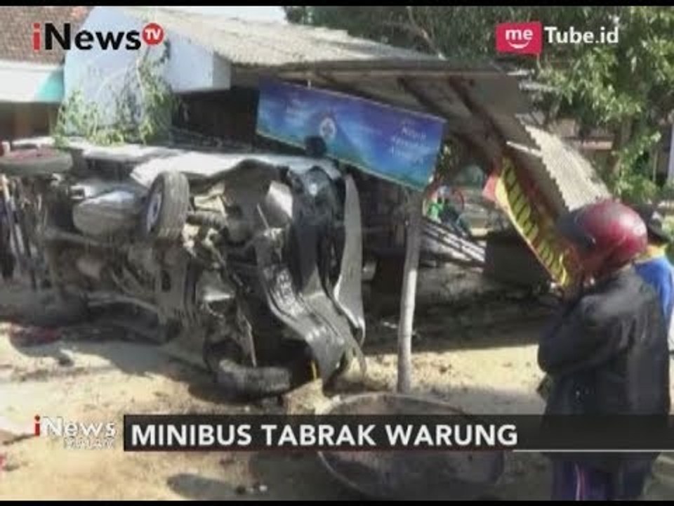 Hancurkan Warung, Sebuah Minibus Ugal-ugalan Tabrak Motor & Warung - iNews Malam 08/09