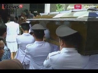 Isak Tangis Iringi Pemakaman Praja IPDN yang Meninggal Akibat Kelelahan - iNews Malam 02/10