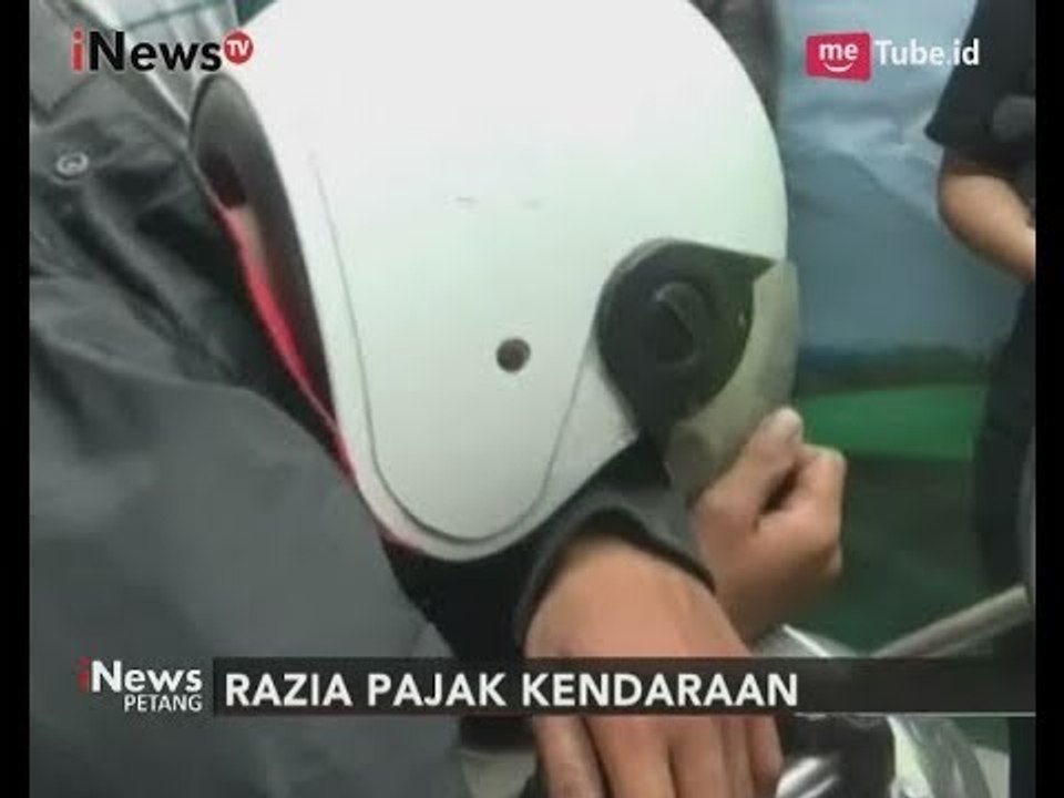Terjaring Razia Pajak Kendaraan, Pengendara Ini Malah Menangis - iNews Petang 03/10