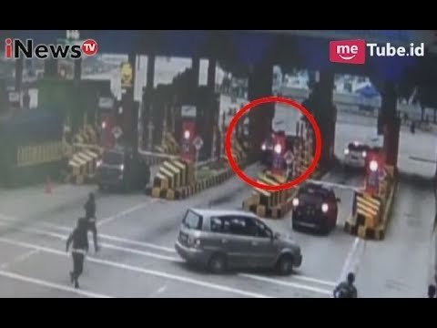 Bagai Film!! Aksi Kejar-kejaran Pengedar Narkoba Dengan Petugas yang Terekam CCTV - iNews Pagi 25/10